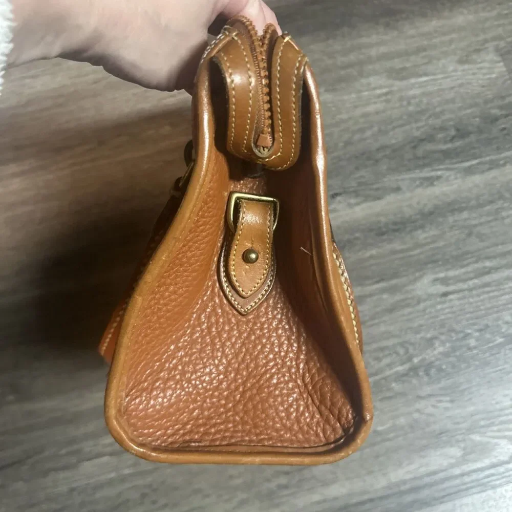 DOONEY & BOURKE Vintage 1990's Leather Tan All Weather Pebbled Satchel Purse Bag